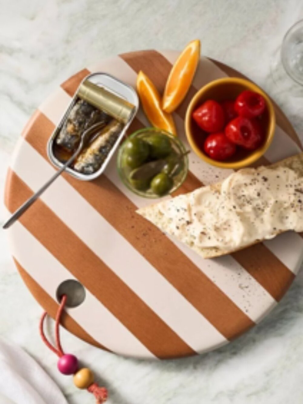 NWT Anthropologie Catania Round Wood Serving Board - Picture 2 of 9